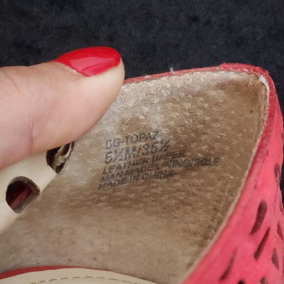 BCBGeneration Leather Red/Orange Pointed Toe Pumps-Size 5.5M - Picture 8 of 8